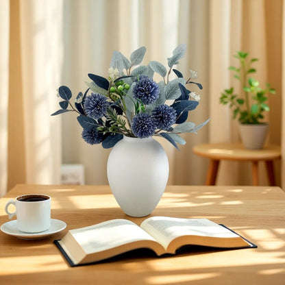 Vase en métal moderne,