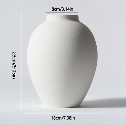 Vase en métal moderne,